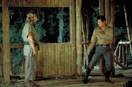Im Bild: Col. James Braddock (Chuck Norris, l.), Col. Yin (Soon-Teck Oh, r.)