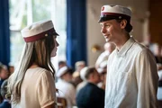 Families Like Ours Staffel 1 Folge 2 Bei der Schulabschlussfeier: Amaryllis April Maltha August als Laura, Albert Rudbeck Lindhardt als Elias Families Like Ours Staffel 1 Folge 2 Bei der Schulabschlussfeier: Amaryllis April Maltha August als Laura, Albert Rudbeck Lindhardt als Elias