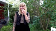 Modedesignerin Isabelle wiederum war schon lange nicht mehr in ihrem Garten und befürchtet jetzt das Schlimmste? Modedesignerin Isabelle wiederum war schon lange nicht mehr in ihrem Garten und befürchtet jetzt das Schlimmste?