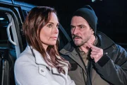 Manuels (Daniel Sellier) Anspannung entl&auml;dt sich an Viktoria (Claudia Hein).