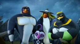 (v.l.) Hunter, Paige, Undertaker und J.C. sind Mitglieder der Surf-Gruppe 'Hang 5'. Zusammen mit dem jungen Pinguin und talentiertem Surfer Cody machen sie sich auf den Weg, um die gef&auml;hrlichste Bucht der Welt zu finden. Werden sie die dortigen Wellen &uuml;berstehen k&ouml;nnen?