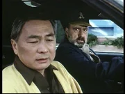 Mark (Victor French, r.) vermutet, dass Danny (Alvin Ing, l.) etwas vor ihm verheimlicht.