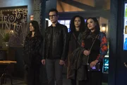 (v.l.n.r.) Mel Vera (Melonie Diaz); Harry Greenwood (Rupert Evans); Macy Vaughn (Madeleine Mantock); Maggie Vera (Sarah Jeffery) (v.l.n.r.) Mel Vera (Melonie Diaz); Harry Greenwood (Rupert Evans); Macy Vaughn (Madeleine Mantock); Maggie Vera (Sarah Jeffery)