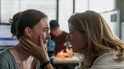 Families Like Ours Staffel 1 Folge 2 Wähnen sich in Sicherheit: Helene Reingaard Neumann als Amalie, Nikolaj Lie Kaas als Jacob Families Like Ours Staffel 1 Folge 2 Wähnen sich in Sicherheit: Helene Reingaard Neumann als Amalie, Nikolaj Lie Kaas als Jacob