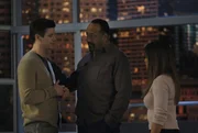 (v.l.n.r.) Barry Allen (Grant Gustin); Joe West (Jesse L. Martin); Cecile Horton (Danielle Nicolet) (v.l.n.r.) Barry Allen (Grant Gustin); Joe West (Jesse L. Martin); Cecile Horton (Danielle Nicolet)