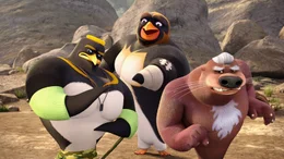 (v.l.) J.C., Hunter und Mr. McMahon sind Mitglieder der Surf-Gruppe 'Hang 5'. Zusammen mit dem jungen Pinguin und talentiertem Surfer Cody machen sie sich auf den Weg, um die gef&auml;hrlichste Bucht der Welt zu finden. Werden sie die dortigen Wellen &uuml;berstehen k&ouml;nnen?