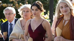 Jane (Lucy Hale, Mi.) lernt auf der Hochzeit eines gemeinsamen Freundes den Fotografen Will kennen.