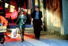 Roberta Glass (Rosanna Arquette) mit Dez (Aidan Quinn), einem Kumpel von Jim.