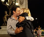 Der gemeinsame Jahrestag sorgt f&uuml;r etwas Milderung bei Greta (Nora Tschirner, r.) und Paolo (Vincenzo Amato, l.) Doch dann bringt ein Anruf neuen Stress ...