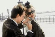 Jim (Robert Joy) muss bei Susan (Madonna) immer mit einer &Uuml;berraschung rechnen ...