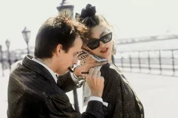 Jim (Robert Joy) muss bei Susan (Madonna) immer mit einer &Uuml;berraschung rechnen ...
