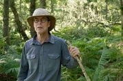 Großgrundbesitzer John Howell setzt sich für den Schutz von Piles Copse ein, einem von Großbritanniens seltenen gemäßigten Regenwäldern. Großgrundbesitzer John Howell setzt sich für den Schutz von Piles Copse ein, einem von Großbritanniens seltenen gemäßigten Regenwäldern.
