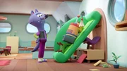 Wie es aussieht, möchte Wilf die Monsterkuchenparty alleine feiern. Wie es aussieht, möchte Wilf die Monsterkuchenparty alleine feiern.