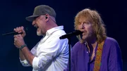 SWR BIG BAND MIT FURY IN THE SLAUGHTERHOUSE UND RAINHARD FENDRICH, "Konzert bei der SWR1 Hitparade". Die SWR Big Band sorgte beim Finale der SWR1 Hitparade in Stuttgart für Live-Atmosphäre. v.l.n.r.: Kai Wingenfelder und Christof Stein-Schneider von Fury in the Slaughterhouse. SWR BIG BAND MIT FURY IN THE SLAUGHTERHOUSE UND RAINHARD FENDRICH, "Konzert bei der SWR1 Hitparade". Die SWR Big Band sorgte beim Finale der SWR1 Hitparade in Stuttgart für Live-Atmosphäre. v.l.n.r.: Kai Wingenfelder und Christof Stein-Schneider von Fury in the Slaughterhouse.