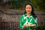 Eva mit japanischen H&auml;hnchen- und Gem&uuml;se-Gyoza