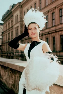 Karin H&uuml;bner (Hanna).