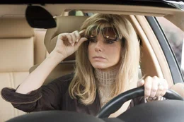Als Leigh Anne Tuohy (Sandra Bullock) durch einen Zufall auf den jungen schwarzen Michael Oher trifft, sieht sie ihre gro&szlig;e Chance, einem vom Leben benachteiligten Menschen zu helfen ...