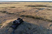 Seltene Heidelandschaften überleben auf Truppenübungsplätzen in Deutschland. Seltene Heidelandschaften überleben auf Truppenübungsplätzen in Deutschland.