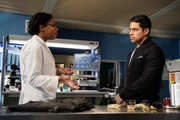 Kasie Hines (Diona Reasonover, l.); Nick Torres (Wilmer Valderrama, r.)