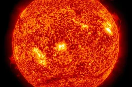 150 Millionen Kilometer entfernt, bis zu 15 Millionen Grad Celsius hei&szlig; &ndash; die Sonne ist der Stern, um den sich alles dreht.