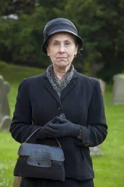 Lynne Verrall (Hilda Magnus). Lynne Verrall (Hilda Magnus).