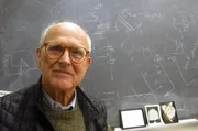 Rainer Weiss ist Professor am Massachusetts Institute of Technology. Im Jahr 2017 gewann er den Nobelpreis der Physik f&uuml;r die Beobachtung von Gravitationswellen.