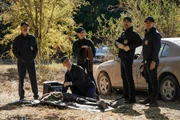 (v.l.n.r.) Alden Parker (Gary Cole); Jimmy Palmer (Brian Dietzen); Jessica Knight (Katrina Law); Timothy McGee (Sean Murray); Nick Torres (Wilmer Valderrama) (v.l.n.r.) Alden Parker (Gary Cole); Jimmy Palmer (Brian Dietzen); Jessica Knight (Katrina Law); Timothy McGee (Sean Murray); Nick Torres (Wilmer Valderrama)