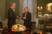 Paul Krendler (Michael Cudlitz, l.); Ruth Martin (Jayne Atkinson, r.)