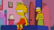Als Lisa (l.) erkennt, dass Marge (r.) Tumi daf&uuml;r bezahlt hat, dass sie ihre Freundin wird, bricht eine Welt f&uuml;r sie zusammen. Es kommt zum Riesenkrach zwischen Mutter und Tochter ...