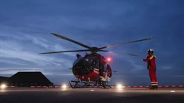 Beim Herz-Kreislaufstillstand z&auml;hlt jede Sekunde. Im l&auml;ndlichen Raum ist der Rettungshubschrauber mitunter die einzige Chance, den Patienten schnell genug in ein geeignetes Krankenhaus zu bringen.