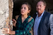 Rechtsanwalt Eduardo Silva (Jürgen Tarrach) und seine Tochter Ines (Helen Woigk) sind in Gefahr. Rechtsanwalt Eduardo Silva (Jürgen Tarrach) und seine Tochter Ines (Helen Woigk) sind in Gefahr.