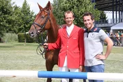 Willi (rechts) mit Marco Kutscher und seinem Pferd in Aachen beim größten Reitturnier der Welt. Willi (rechts) mit Marco Kutscher und seinem Pferd in Aachen beim größten Reitturnier der Welt.