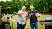 Luiz Illgen (Grill-Enthusiast von den „Grill-Chaoten“ aus Roggendorf bei Gadebusch) vs. Stefan Pistol (Metzgermeister und Grillprofi aus Roggentin bei Rostock). Luiz Illgen (Grill-Enthusiast von den „Grill-Chaoten“ aus Roggendorf bei Gadebusch) vs. Stefan Pistol (Metzgermeister und Grillprofi aus Roggentin bei Rostock).