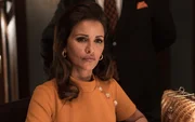 Carmela Cort&eacute;s (M&oacute;nica Cruz)
