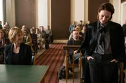 Leo Roth lädt Anna Behrmann zur Vernehmung. Leo Roth lädt Anna Behrmann zur Vernehmung.
