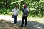 Axel Bulthaupt (r.) mit Sylvia Rademacher, Historikerin aus Wünsdorf. Axel Bulthaupt (r.) mit Sylvia Rademacher, Historikerin aus Wünsdorf.