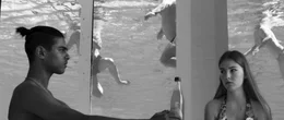 Sami (Daniel Toos) und Linda (Hannah Kraft) bei ihrem ersten Date im Freibad.