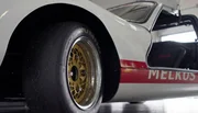 Der Melkus RS 1000 – der "Ost-Porsche" – war das Werk des Dresdner Rennfahrers und Konstrukteurs Heinz Melkus. Mit seinen Flügeltüren und dem schnittigen Design wurde er zum Traumwagen der DDR und zum Sinnbild für Einfallsreichtum unter Mangelbedingungen. Der Melkus RS 1000 – der "Ost-Porsche" – war das Werk des Dresdner Rennfahrers und Konstrukteurs Heinz Melkus. Mit seinen Flügeltüren und dem schnittigen Design wurde er zum Traumwagen der DDR und zum Sinnbild für Einfallsreichtum unter Mangelbedingungen.