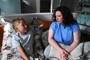 Vanessa (Julia Augustin) bricht es das Herz, als sie Henry die Neuigkeiten überbringt. Vanessa (Julia Augustin) bricht es das Herz, als sie Henry die Neuigkeiten überbringt.