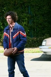 Axl Heck (Charlie McDermott) Axl Heck (Charlie McDermott)