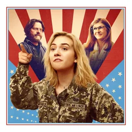 Das tragikomische Biopic "Winner" erz&auml;hlt die wahre Geschichte der amerikanischen Whistleblowerin Reality Winner, wobei nebenbei zugleich ein Portr&auml;t der Familie der jungen Frau entsteht (v.l.: Zach Galifianakis, Emilia Jones, Connie Britton).