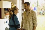 Marlene (Marie Burchard) spricht sich mit ihrem Mann Andreas (Michael Klammer) aus.