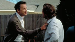 Michael Faraday (Jeff Bridges, re.) bekommt es mit Oliver Lang (Tim Robbins) zu tun.