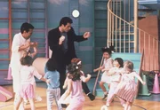 James alias John Travolta sorgt f&uuml;r Saturday Night Fever im Kindergarten.