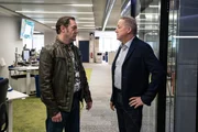 Paul Böhmer (Jürgen Tonkel, l.) befragt den Chefredakteur Piloty (Markus Hering, r.) zu seinem Verhältnis zu der verstorbenen Journalistin Nadja Darii. Paul Böhmer (Jürgen Tonkel, l.) befragt den Chefredakteur Piloty (Markus Hering, r.) zu seinem Verhältnis zu der verstorbenen Journalistin Nadja Darii.