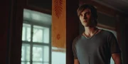 Nicolas (Gustav Schmidt) wird von den Familienverpflichtungen eingeholt. Nicolas (Gustav Schmidt) wird von den Familienverpflichtungen eingeholt.