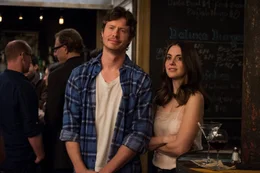 Tom (Anders Holm), Lucy (Alison Brie)