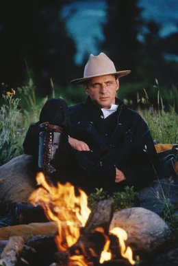 Alfred (Aidan Quinn) ertr&auml;gt nicht l&auml;nger, dass sich Susannah seinem Bruder Tristan zuwendet und verl&auml;sst f&uuml;r immer die elterliche Farm ...