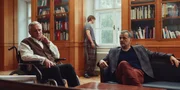 Marc (Michael Masula, r.) und Bernhard Dardenne (Bernhard Schir, l.) beraten über die hereinbrechende Krise, während Nicolas (Gustav Schmidt, M.) einen heimlichen Ausweg sucht. Marc (Michael Masula, r.) und Bernhard Dardenne (Bernhard Schir, l.) beraten über die hereinbrechende Krise, während Nicolas (Gustav Schmidt, M.) einen heimlichen Ausweg sucht.