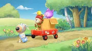 Dylan (l.) nimmt seinen Job als Postbote ernst. Eifrig liefert er die Post mit seinem Bollerwagen aus. Ozzy (M.), Bitsy (M., auf Ozzys Kopf) und Daisy (r.) spielen heute die Pakete, die Dylan zustellen muss. Dylan (l.) nimmt seinen Job als Postbote ernst. Eifrig liefert er die Post mit seinem Bollerwagen aus. Ozzy (M.), Bitsy (M., auf Ozzys Kopf) und Daisy (r.) spielen heute die Pakete, die Dylan zustellen muss.